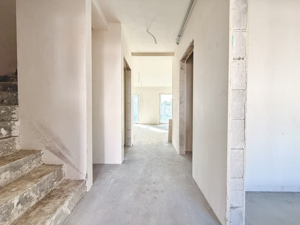 SZEREGÓWKA W STANIE DEWELOPERSKIM 112 m²-6 POKOI